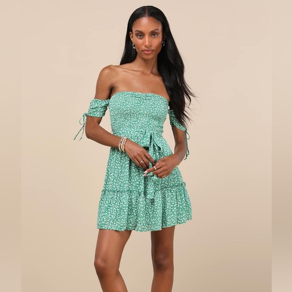 NWT Lulu’s Sweetest Feelings Green Floral Off-the-Shoulder Mini Dress Small - Picture 3 of 8